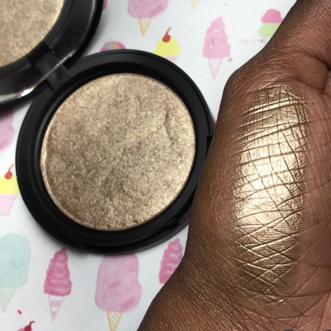 Golden Yellow Cake Highlighter